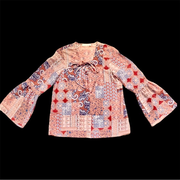 FINAL—AMIS—WOMEN’S BOHO-CHIC LACE-UP FRONT V-NECK DETAIL & FLARED SLEEVES!! BNWT - Picture 9 of 11